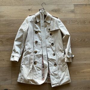 Burberry Beige Harbourne Trench with Classic Check Lining